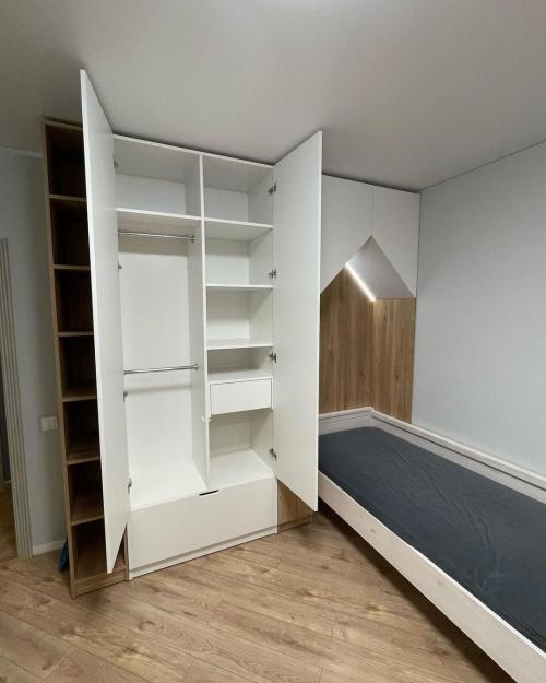 Шкаф в виде домика на заказ по индивидуальным размерам, изображение 3